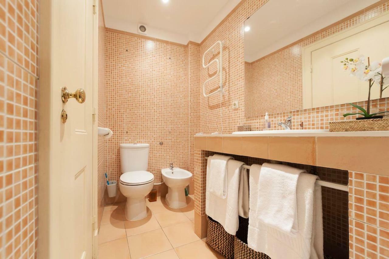 2 Bedroom Apartment With Patio Next To Avenida Da Liberdade リスボン エクステリア 写真