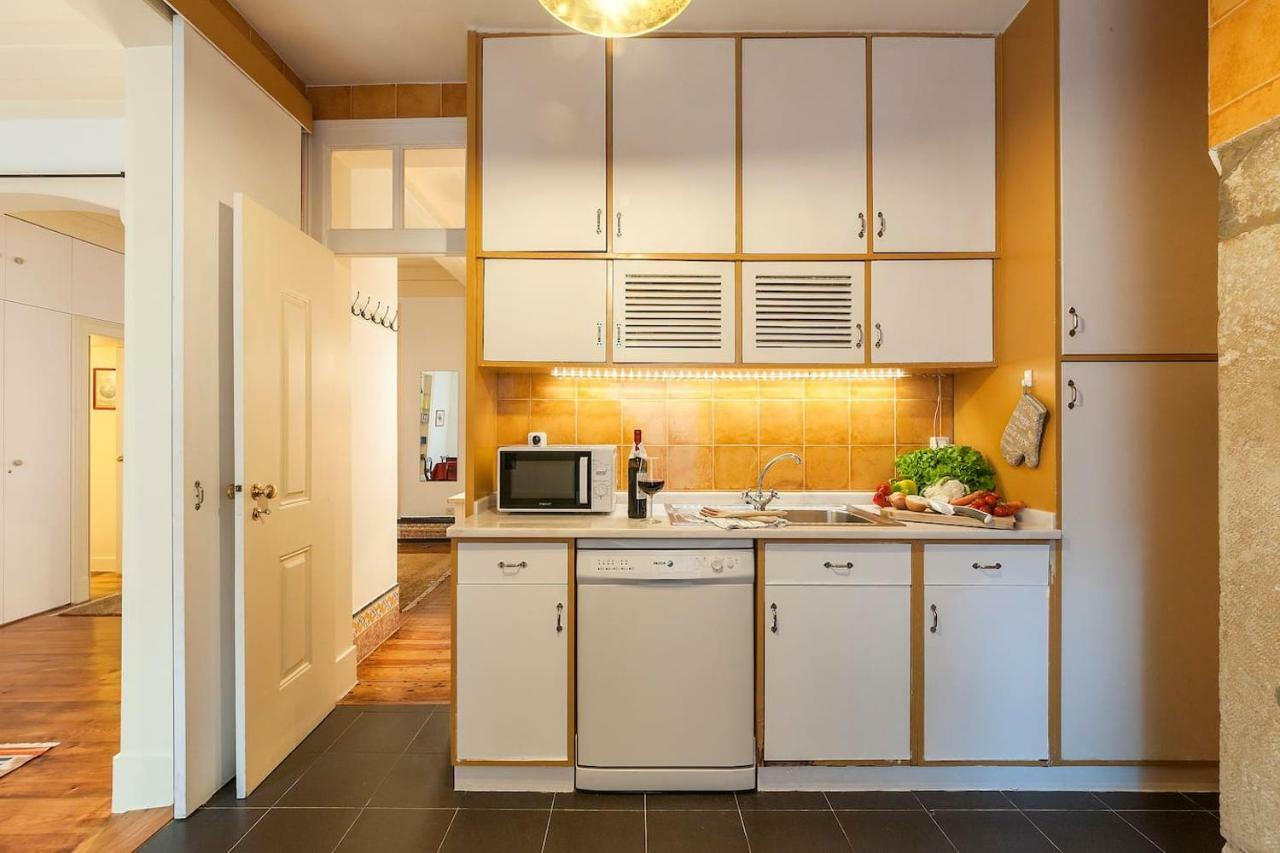 2 Bedroom Apartment With Patio Next To Avenida Da Liberdade リスボン エクステリア 写真