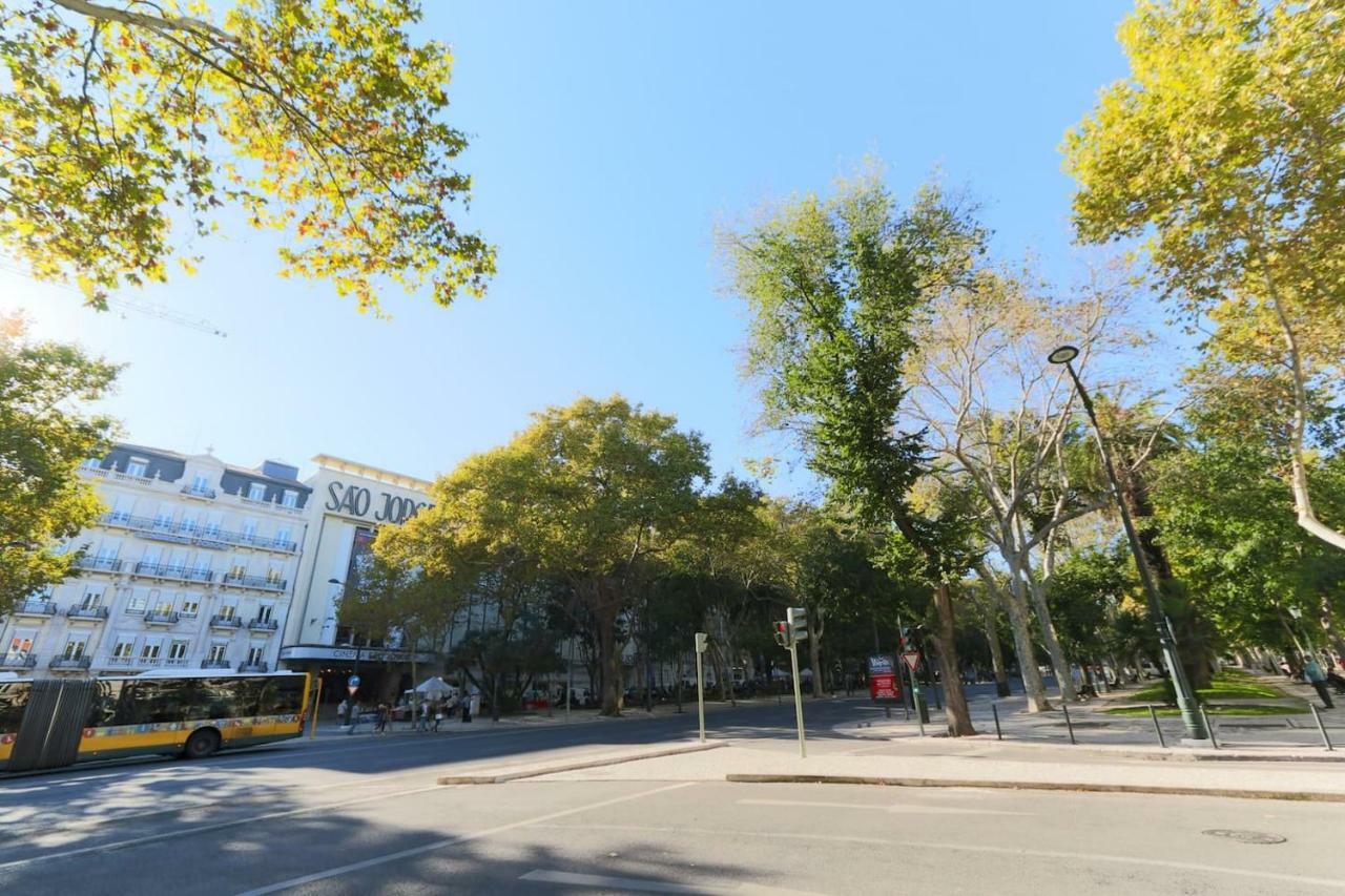2 Bedroom Apartment With Patio Next To Avenida Da Liberdade リスボン エクステリア 写真