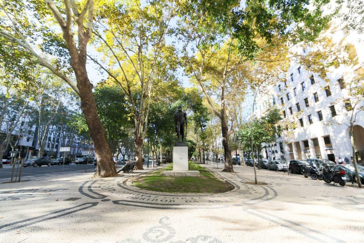 2 Bedroom Apartment With Patio Next To Avenida Da Liberdade リスボン エクステリア 写真